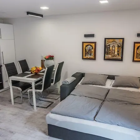 Apartman Loczy *